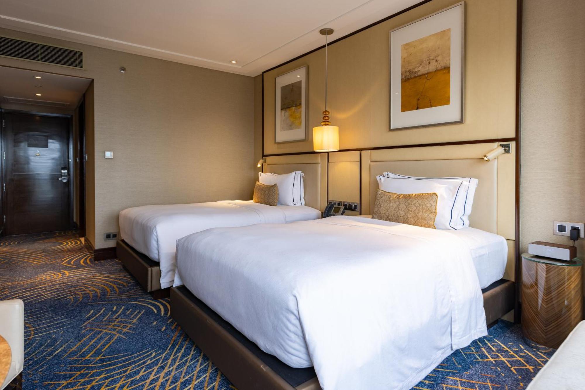 Resort Double Queen City View